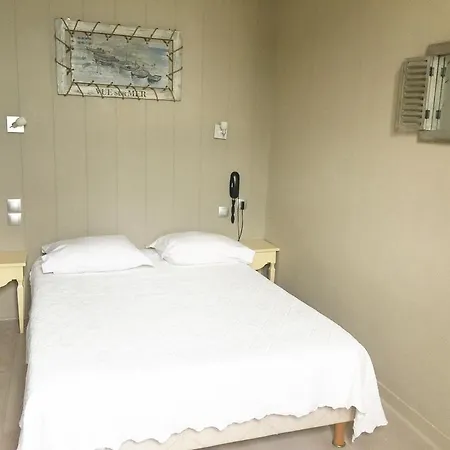 Hotel The Originals Boutique, La Marine, 3*