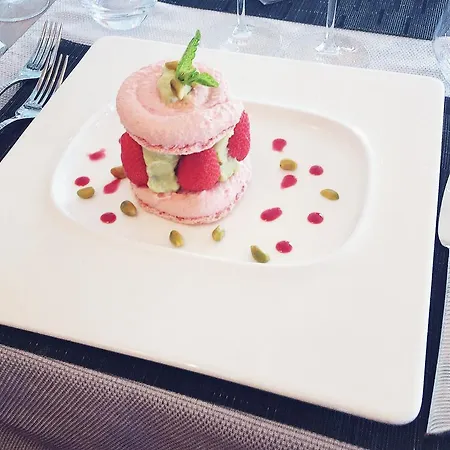 Hotel The Originals Boutique, La Marine,